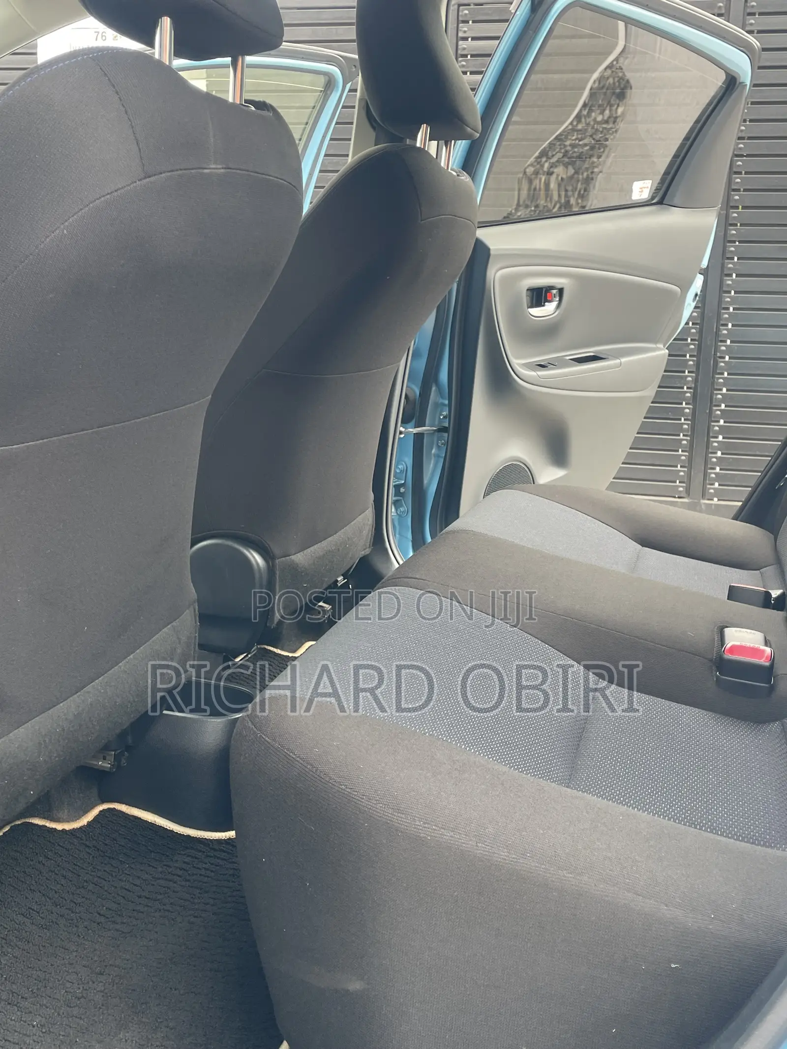 Toyota Vitz 1.3 AWD 5dr 2016 Blue