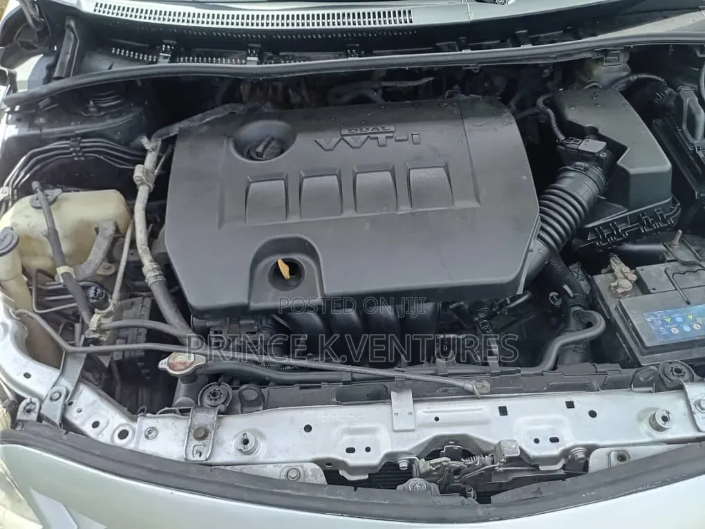 Toyota Corolla S 5-Speed 2013 Silver