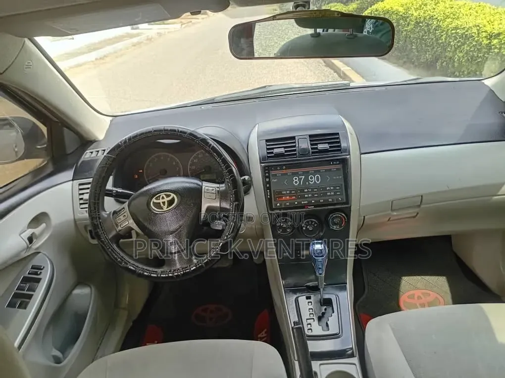 Toyota Corolla S 5-Speed 2013 Silver