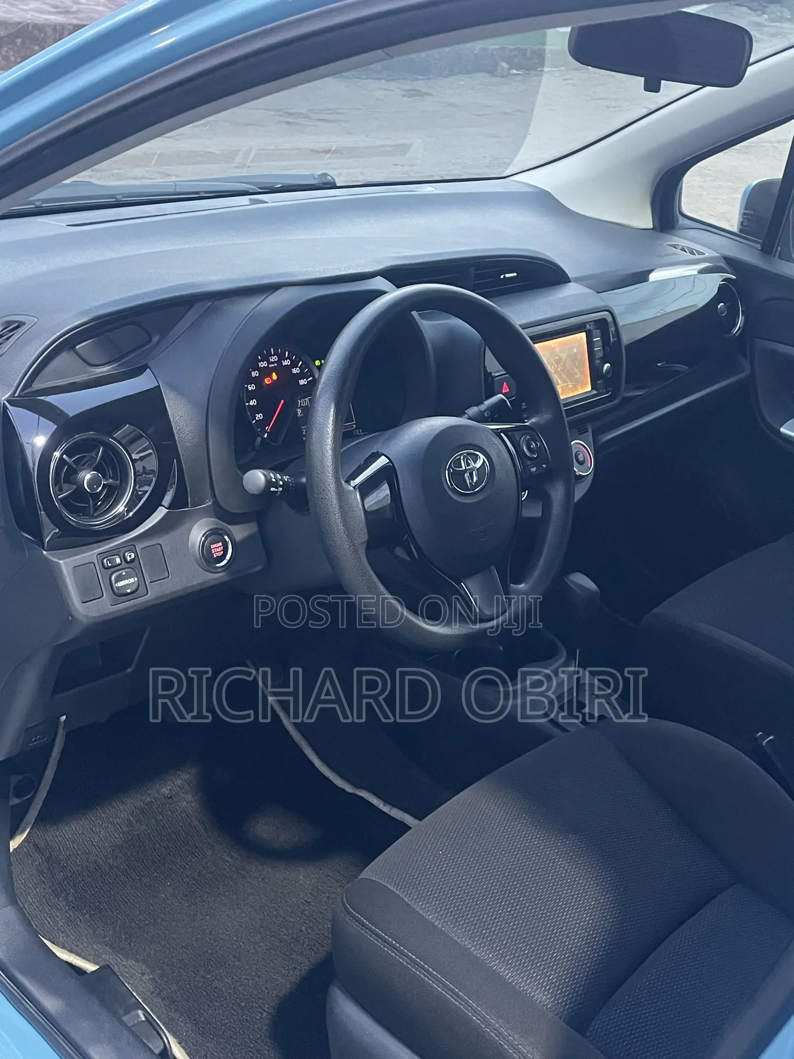 Toyota Vitz 1.3 AWD 5dr 2016 Blue