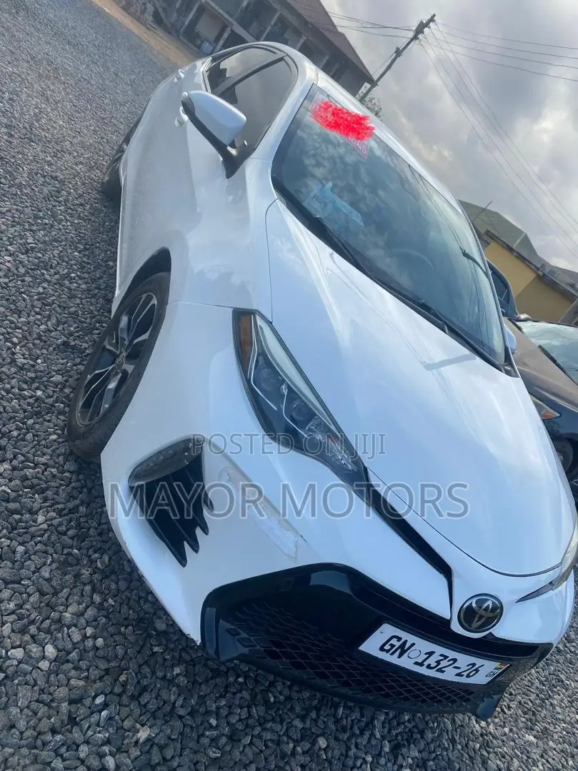 Toyota Corolla SE Special Edition 4dr Sedan (1.8L 4cyl CVT) 2017 White