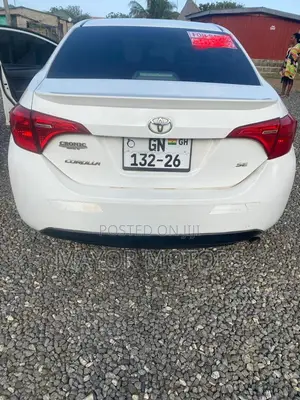 Toyota Corolla SE Special Edition 4dr Sedan (1.8L 4cyl CVT) 2017 White