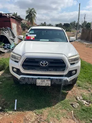Toyota Tacoma 2017 White