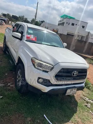 Toyota Tacoma 2017 White