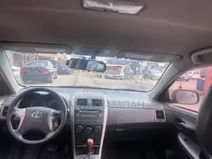 Toyota Corolla 2010 Gray