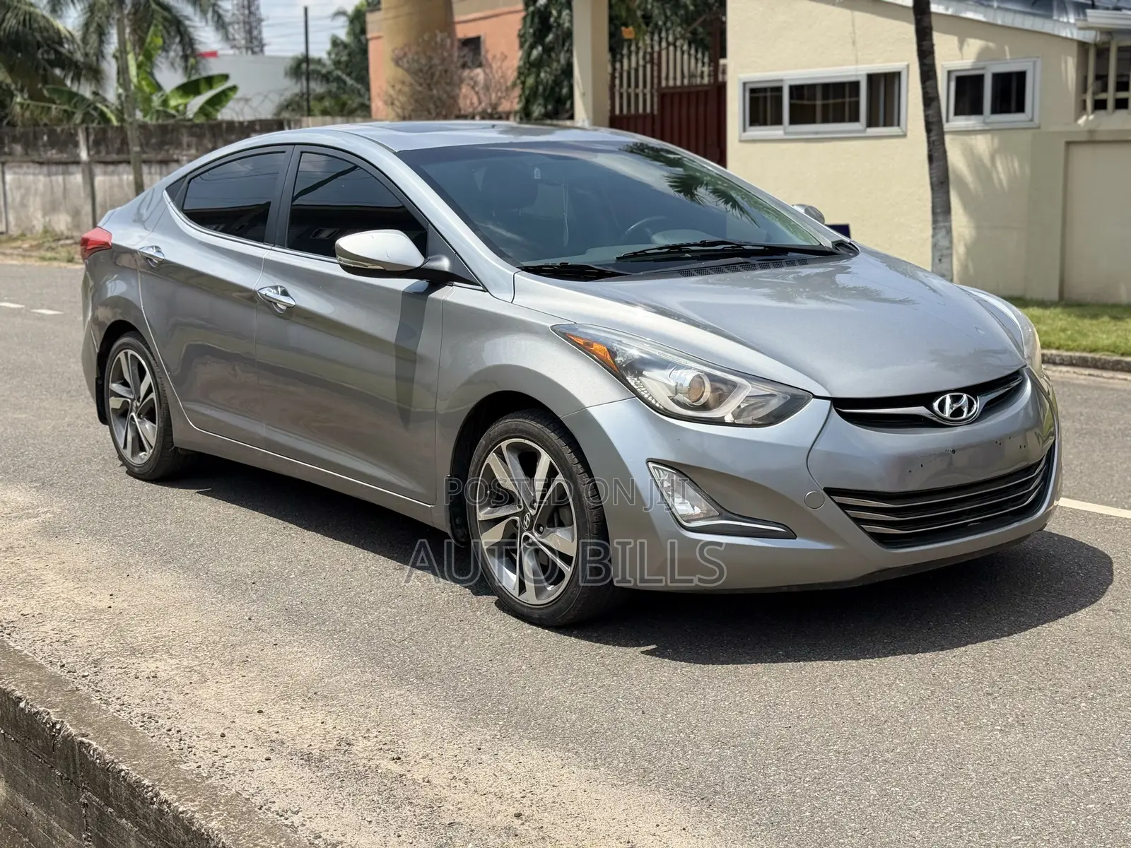 Hyundai Elantra Limited 4dr Sedan (1.8L 4cyl 6A) 2014 Silver
