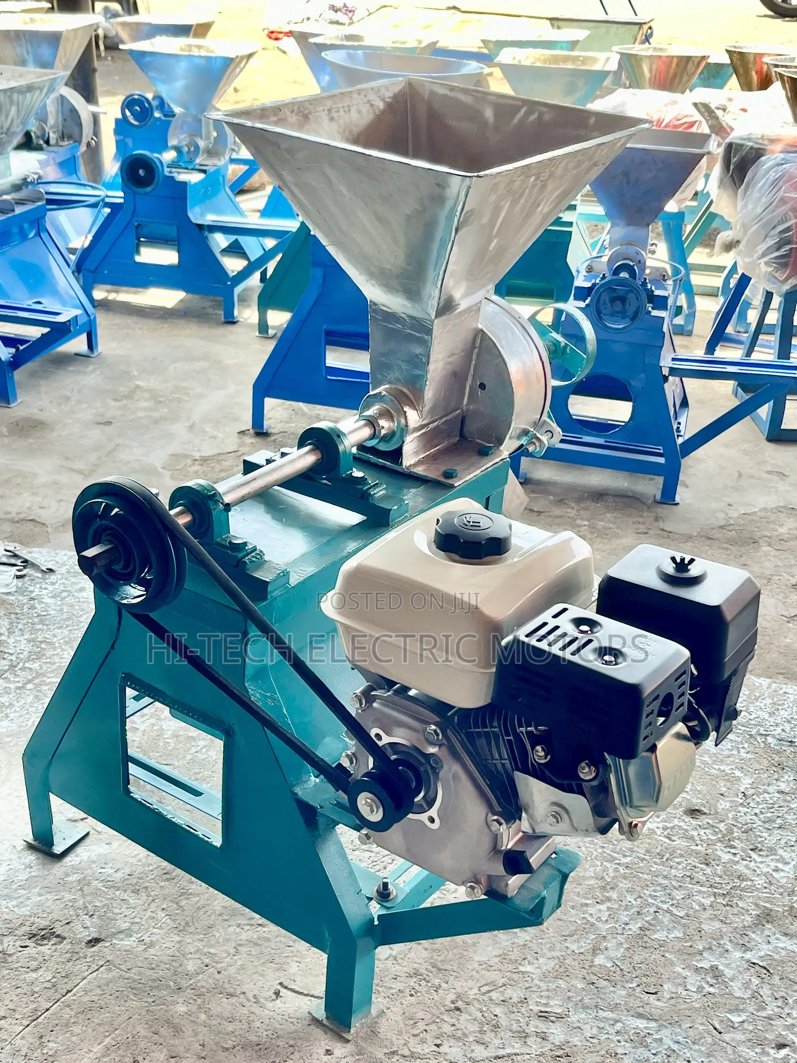 Pepper Mill Machine With Petrol Engine