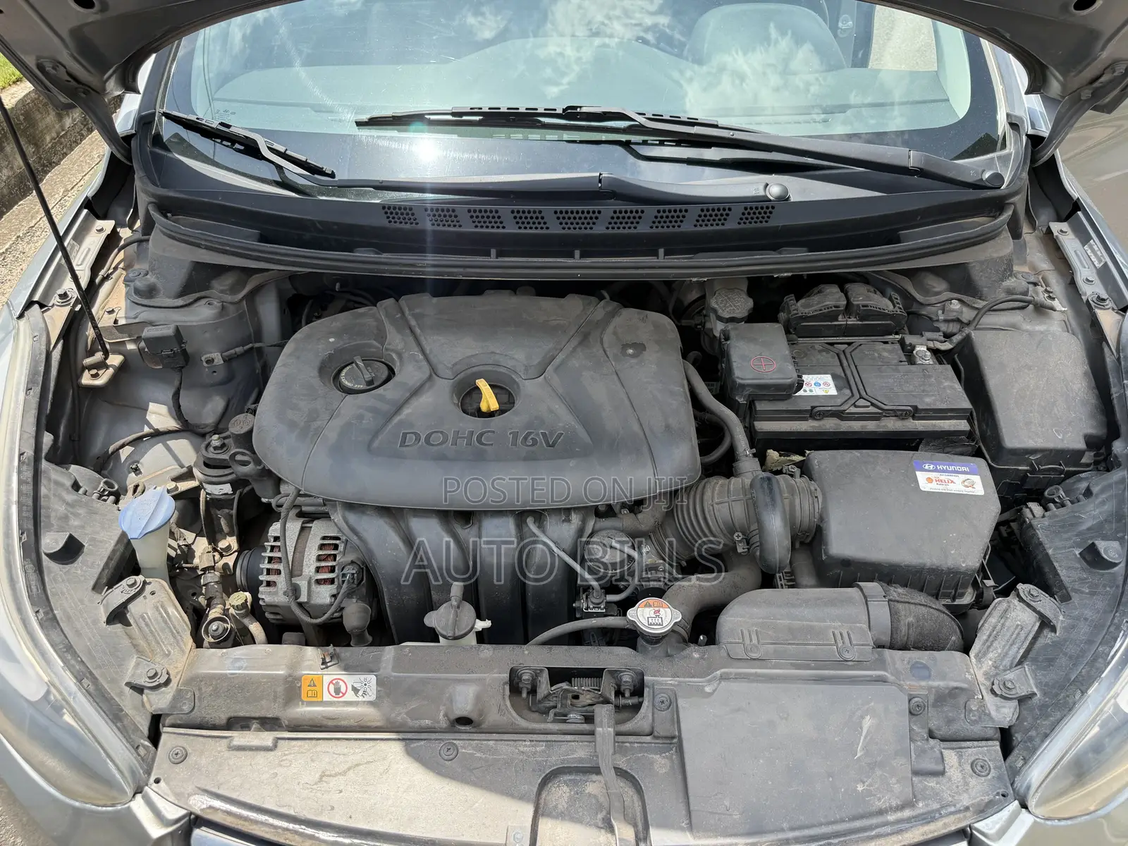 Hyundai Elantra Limited 4dr Sedan (1.8L 4cyl 6A) 2014 Silver