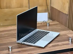 Laptop HP EliteBook 830 G8 8GB AMD Ryzen 5 SSD 256GB