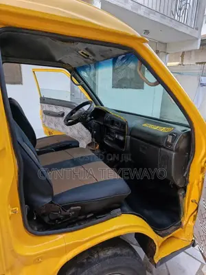 Hyundai H-100 2001 Yellow