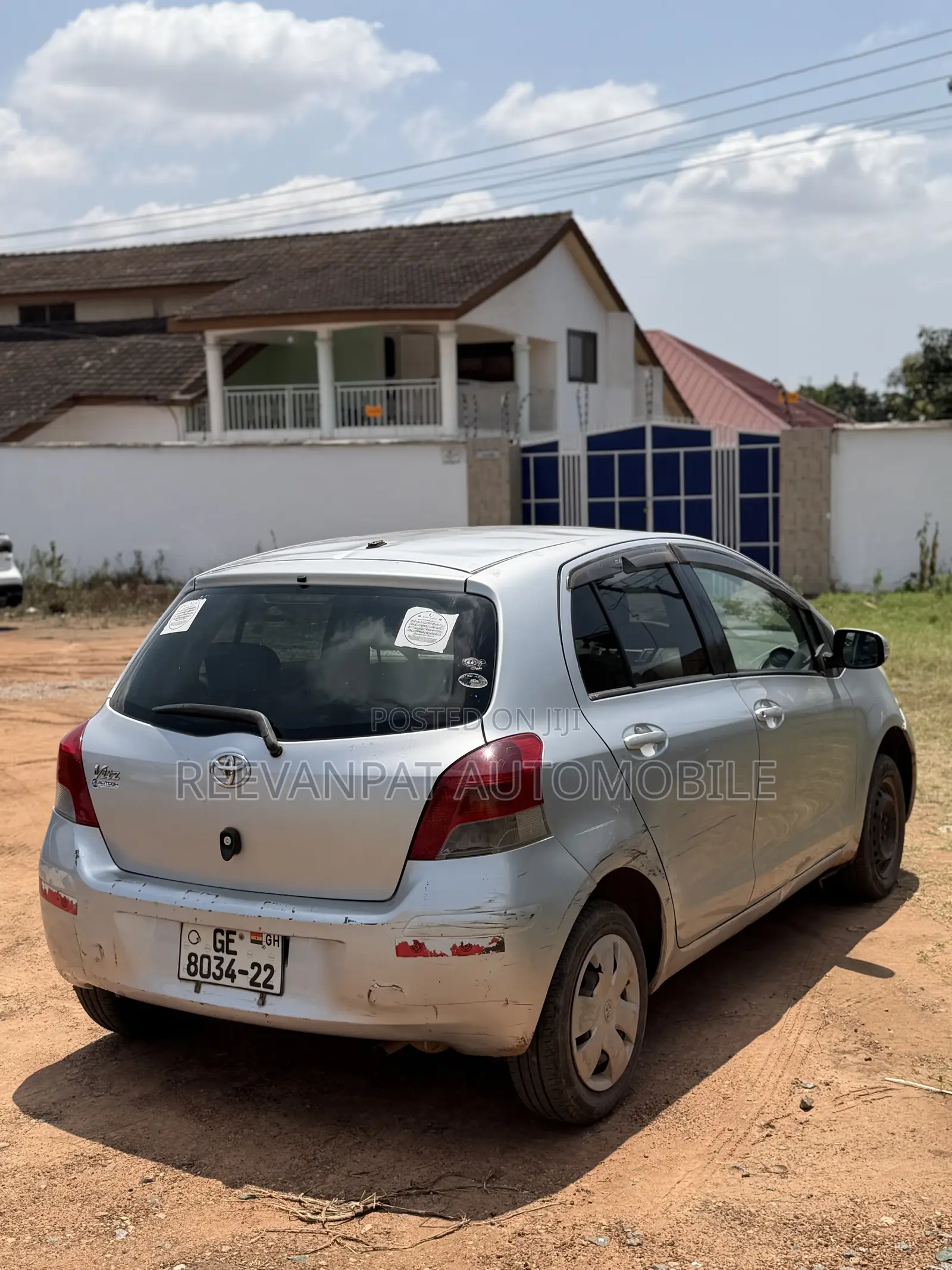 Toyota Vitz 2010 Silver