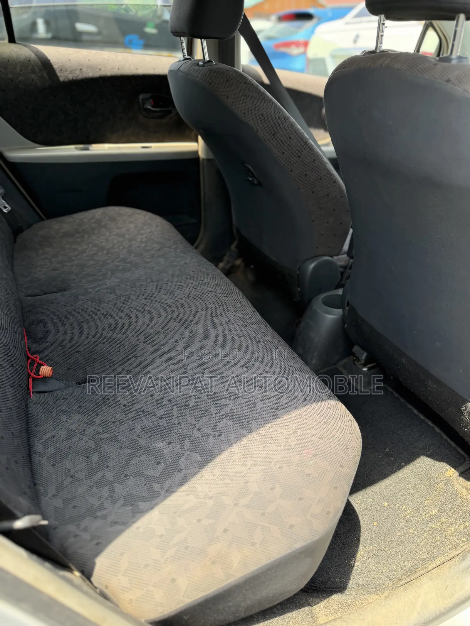 Toyota Vitz 2010 Silver