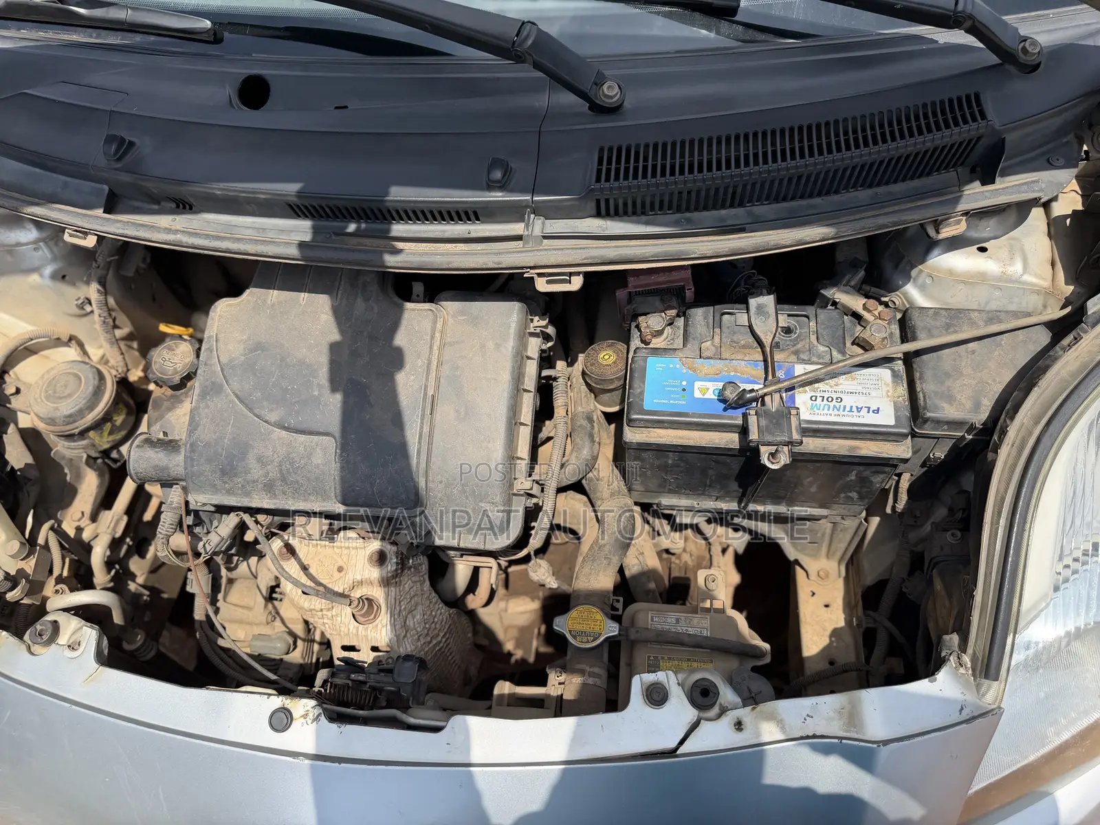 Toyota Vitz 2010 Silver