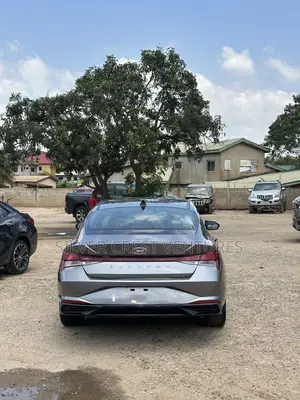 Hyundai Elantra SEL 2023 Gray