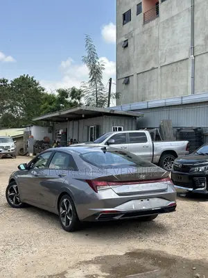 Hyundai Elantra SEL 2023 Gray