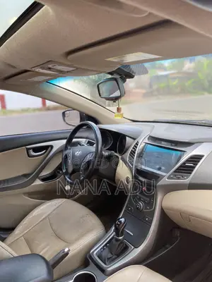 Hyundai Elantra SE Sedan FWD (1.8L 4cyl 6M) 2016 Pearl