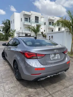 Hyundai Elantra SE Sedan FWD (1.8L 4cyl 6M) 2016 Pearl