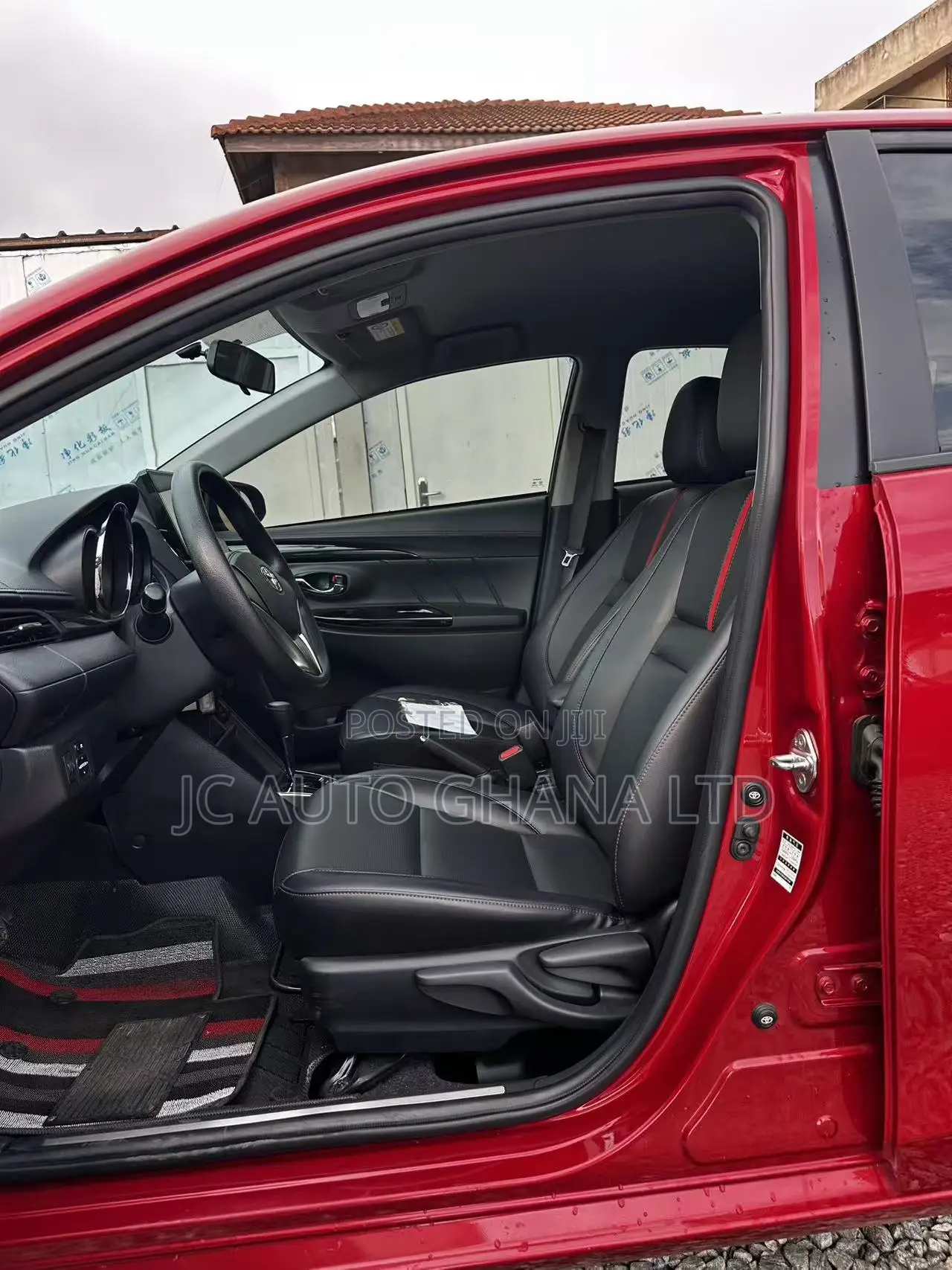 Toyota Yaris 1.5 Sedan L 2020 Red