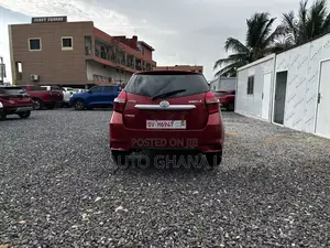 Toyota Yaris 1.5 Sedan L 2020 Red