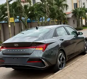 Hyundai Elantra SEL Convenience IVT 2025 Gray