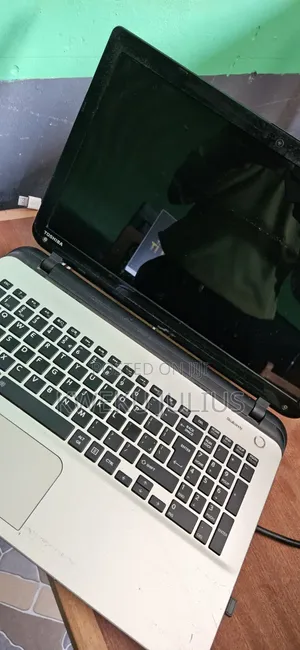 Laptop Toshiba Satellite L50 12GB Intel Core i3 SSD 128GB