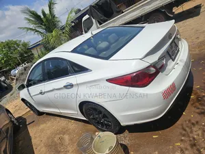 Hyundai Sonata GLS Sedan FWD (2.4L 4cyl 5A) 2010 Silver