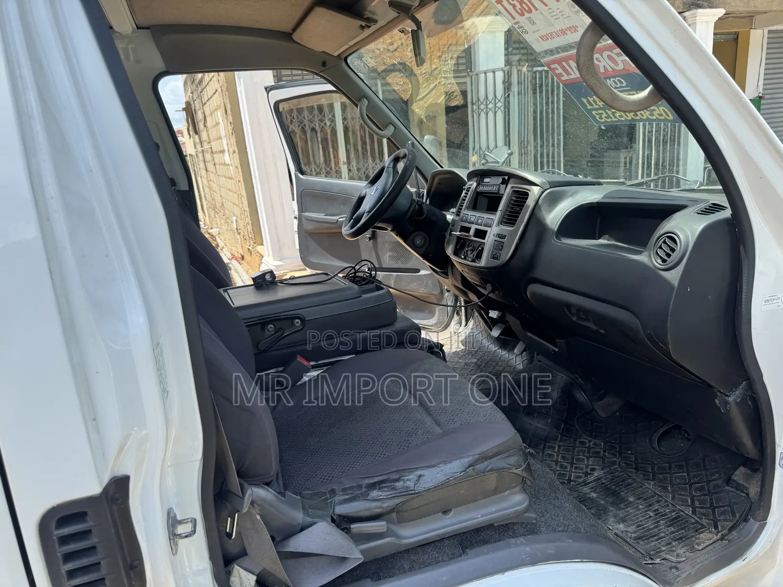 Nissan Caravan 2010 White
