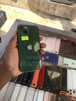 Apple iPhone 13 128 GB Green