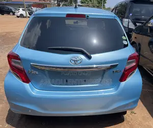 Toyota Vitz 1.3 FWD 5dr 2014 Blue