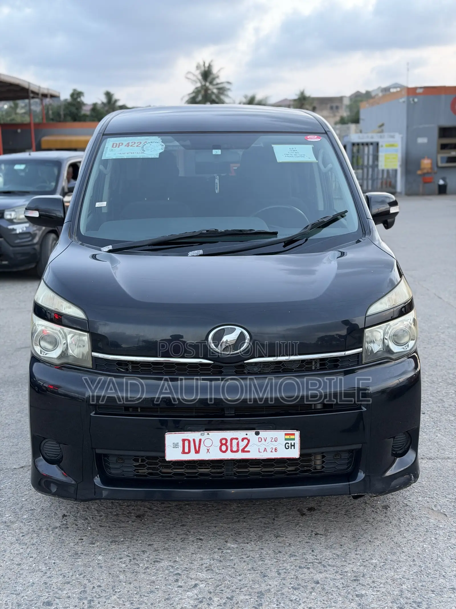 Toyota Voxy V 4WD 7-Seater 2010 Black
