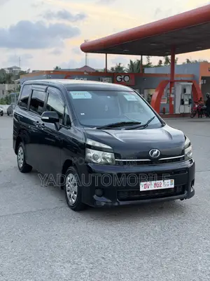 Toyota Voxy V 4WD 7-Seater 2010 Black