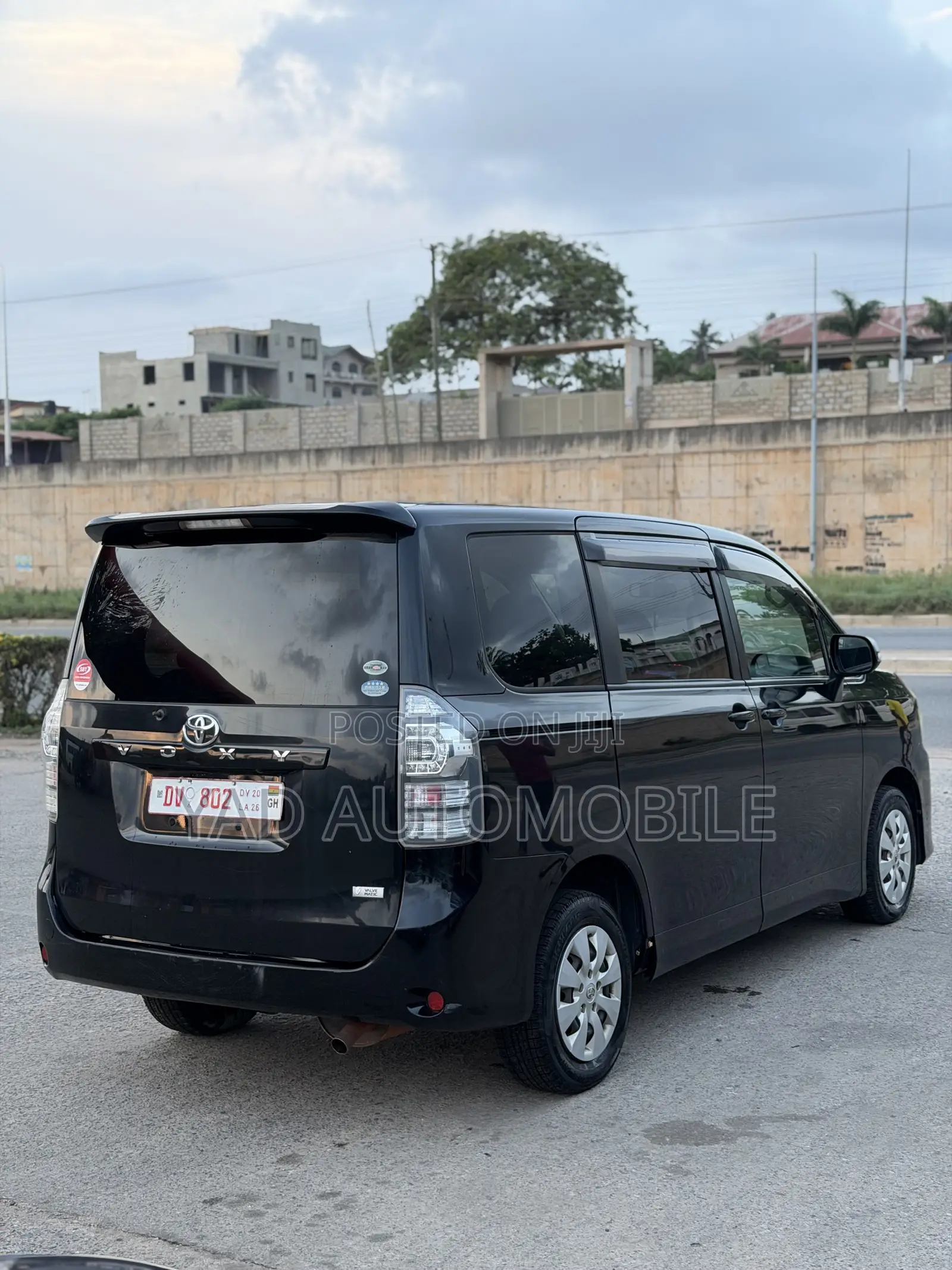 Toyota Voxy V 4WD 7-Seater 2010 Black