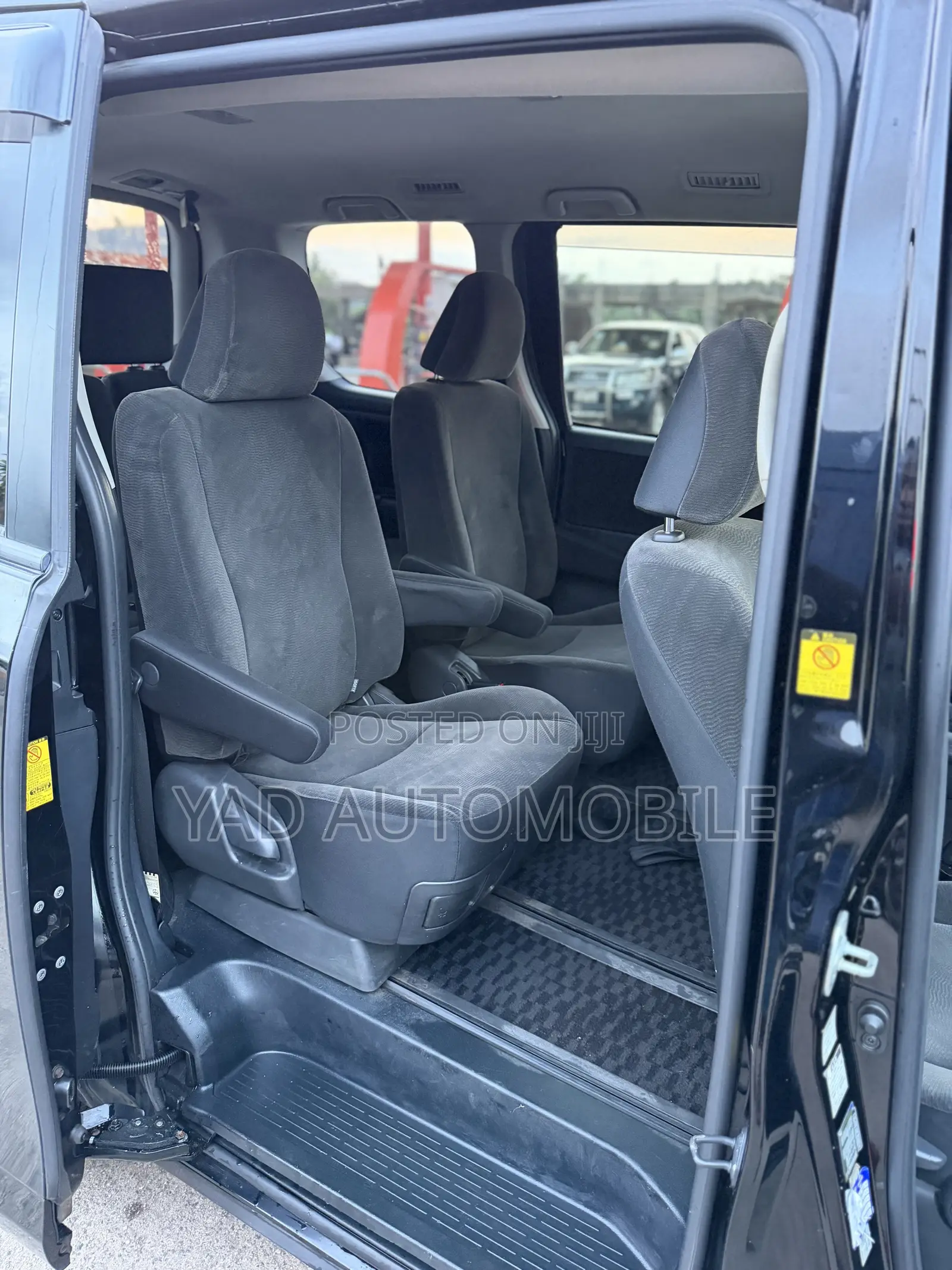 Toyota Voxy V 4WD 7-Seater 2010 Black