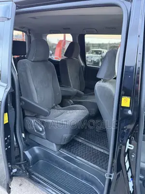 Toyota Voxy V 4WD 7-Seater 2010 Black
