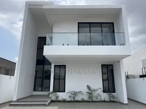 4bdrm Duplex in Lakeside Estate for sale