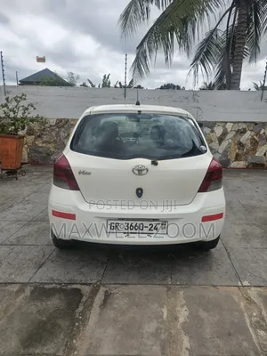 Toyota Vitz 2010 White