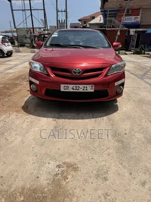 Toyota Corolla LE 4dr Sedan (1.8L 4cyl 4A) 2013