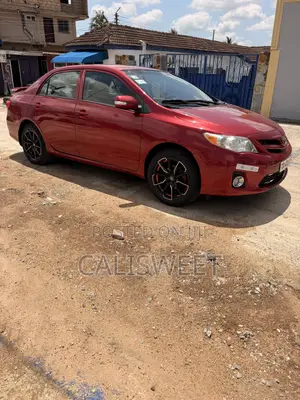 Toyota Corolla LE 4dr Sedan (1.8L 4cyl 4A) 2013