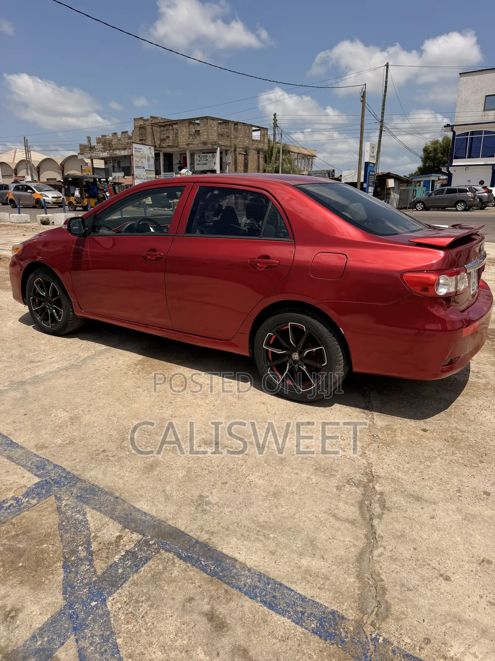 Toyota Corolla LE 4dr Sedan (1.8L 4cyl 4A) 2013