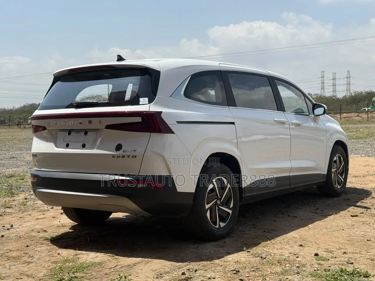 Hyundai Custin 2022 White