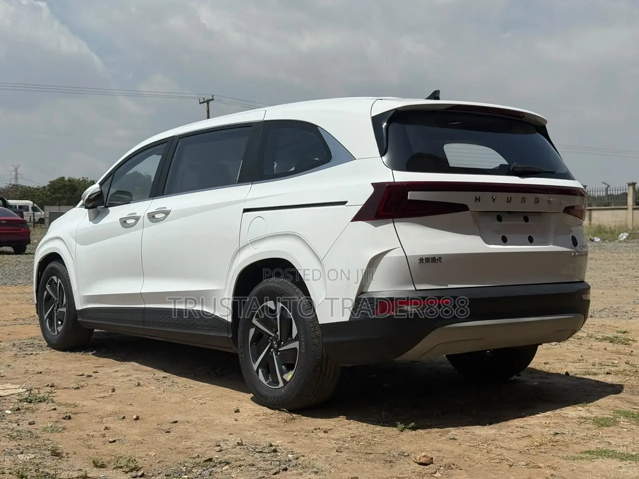Hyundai Custin 2022 White