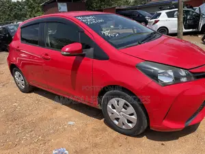 Toyota Vitz 1.3 FWD 5dr 2015 Red
