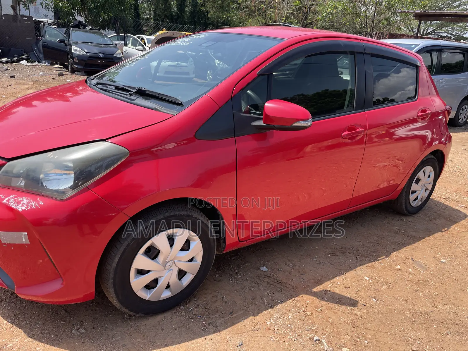 Toyota Vitz 1.3 FWD 5dr 2015 Red