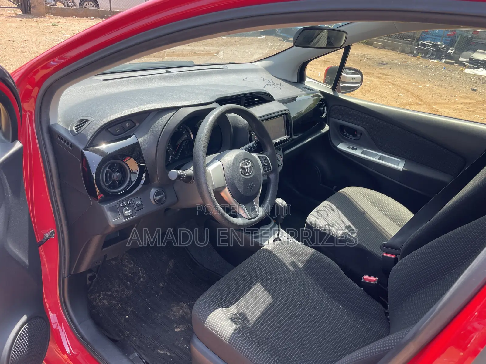 Toyota Vitz 1.3 FWD 5dr 2015 Red