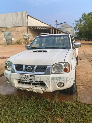 Nissan Hardbody 2021 White