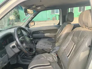 Nissan Hardbody 2021 White
