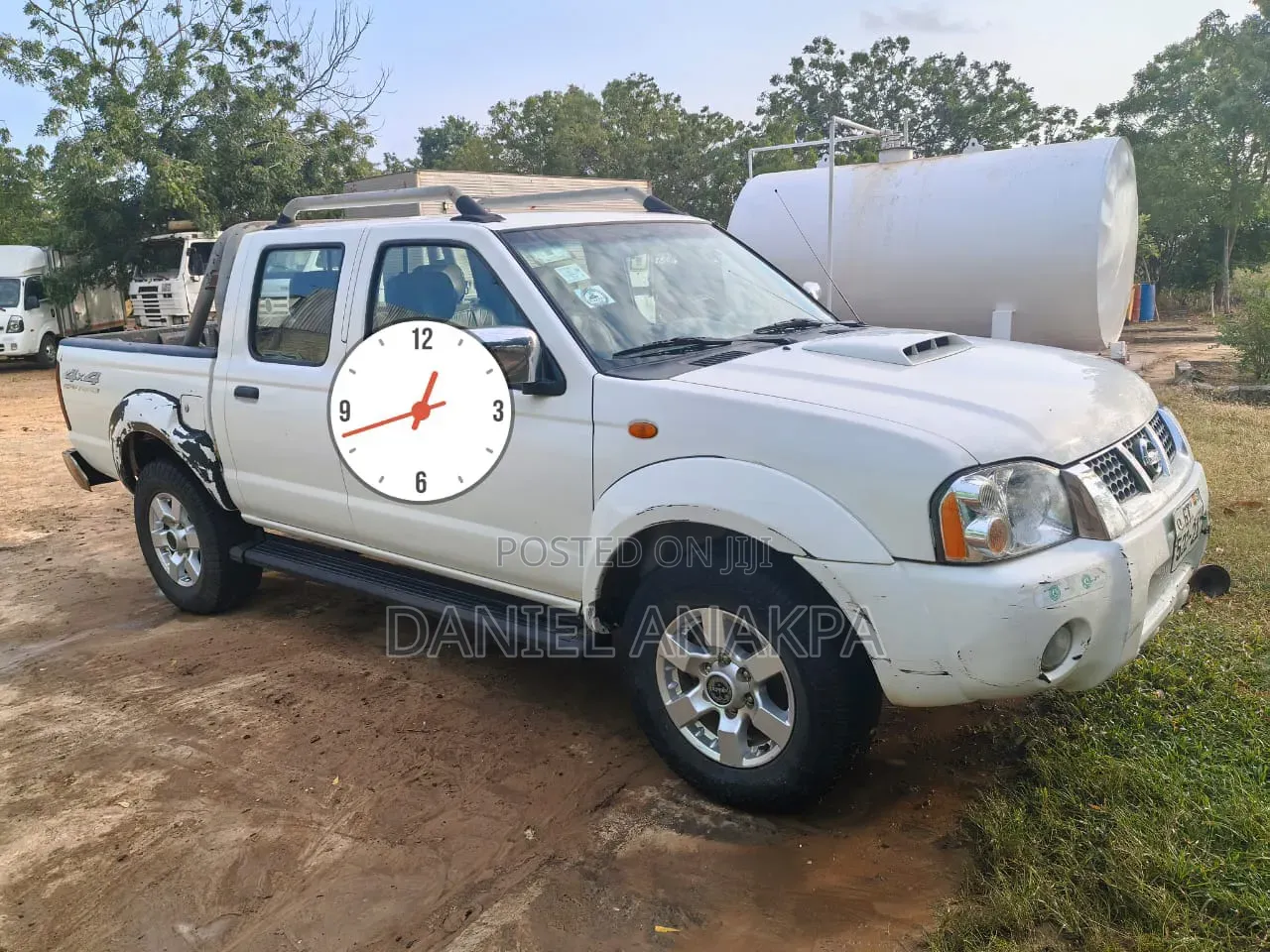 Nissan Hardbody 2021 White