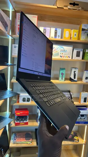 Laptop Dell XPS 15 16GB Intel Core i9 SSD 256GB