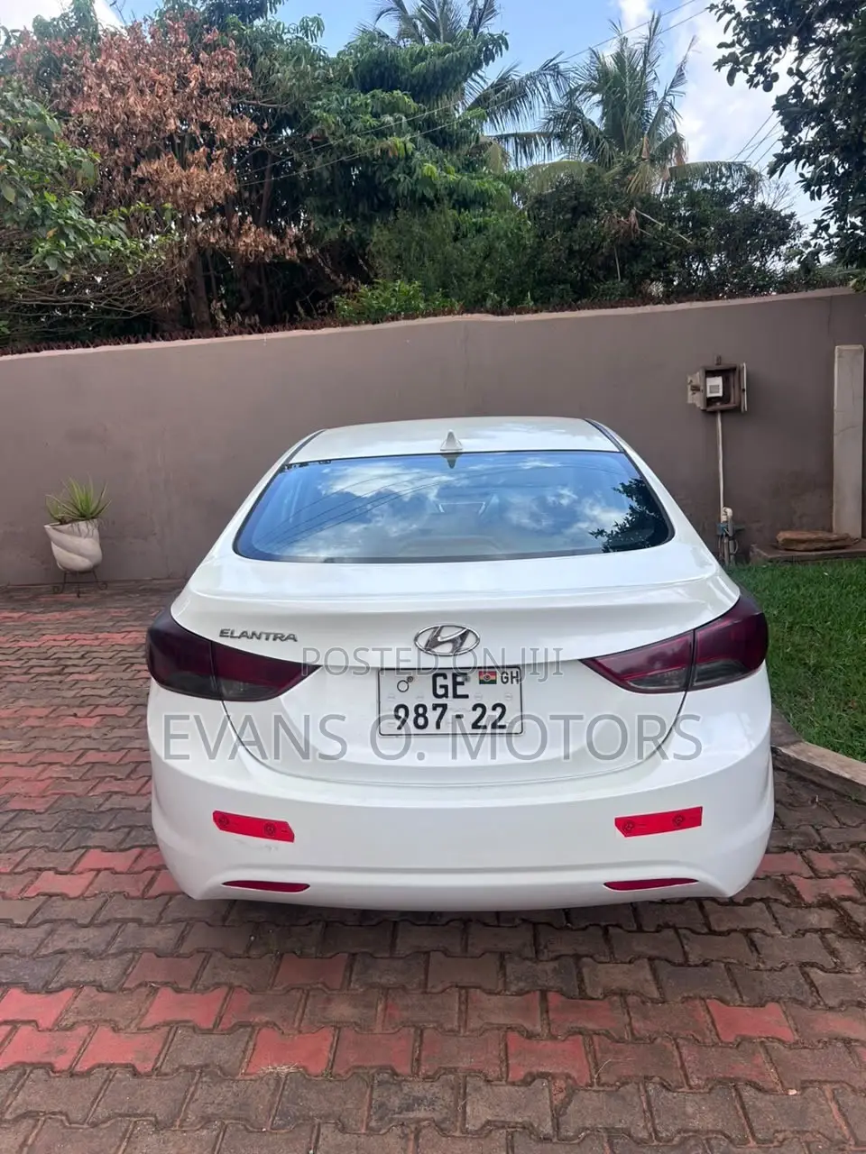 Hyundai Elantra Limited 2012 White
