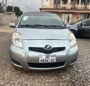Toyota Vitz 1.3 AWD 3dr 2010 Gray